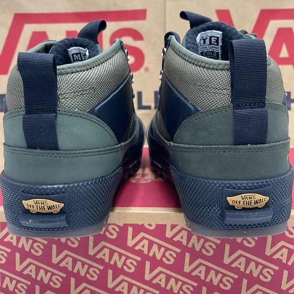 Vans WMNS Half Cab Gore-Tex Mte-3 Grape Leaf/Black
VN0009QWKEK
Boots Sneakers - Picture 14 of 16